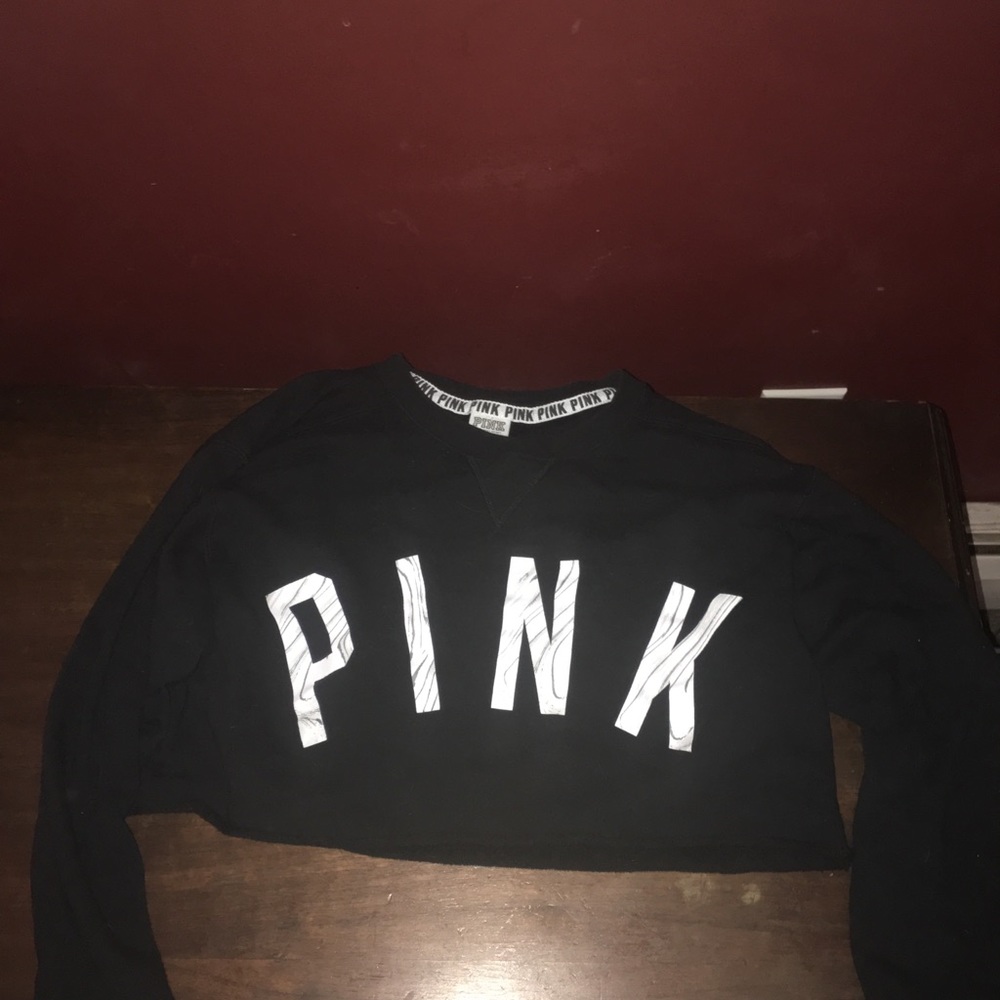 pink cropped top